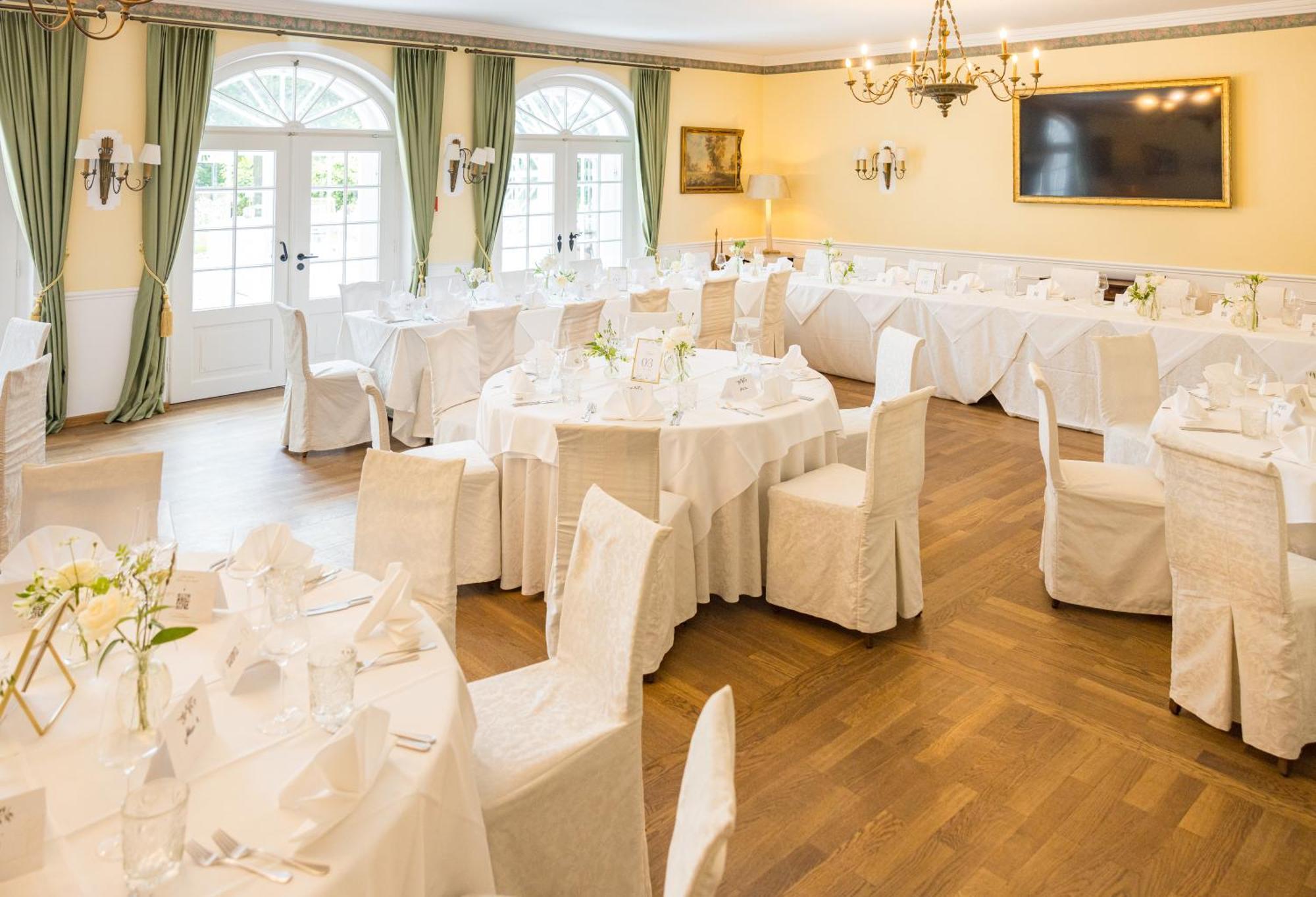 Der Schlosswirt Zu Anif - Biedermeierhotel Und Restaurant Kültér fotó