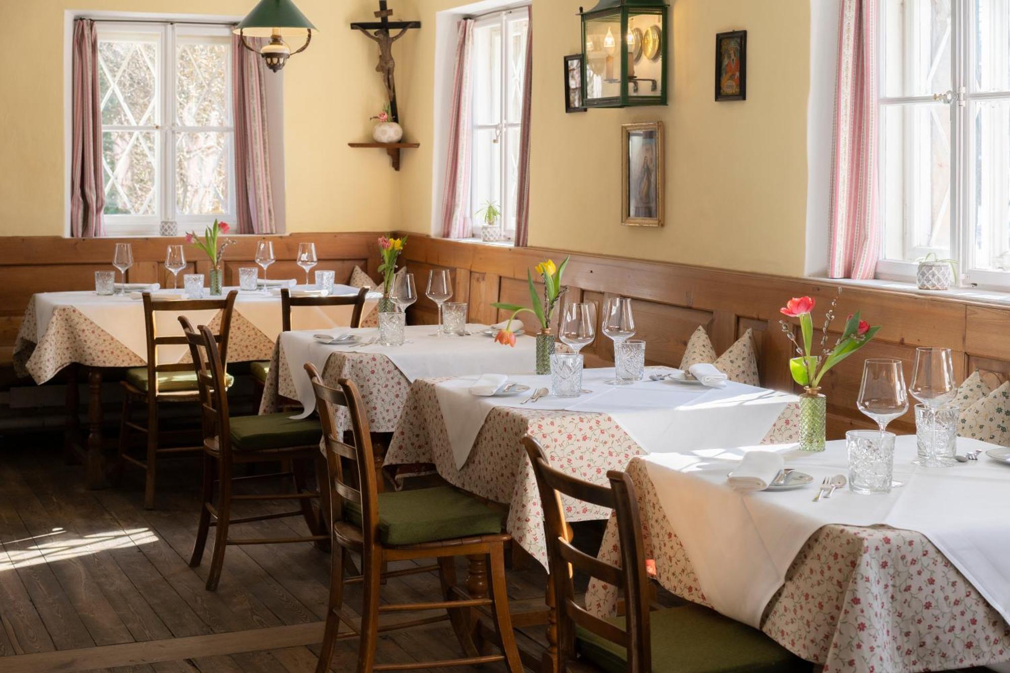 Der Schlosswirt Zu Anif - Biedermeierhotel Und Restaurant Kültér fotó