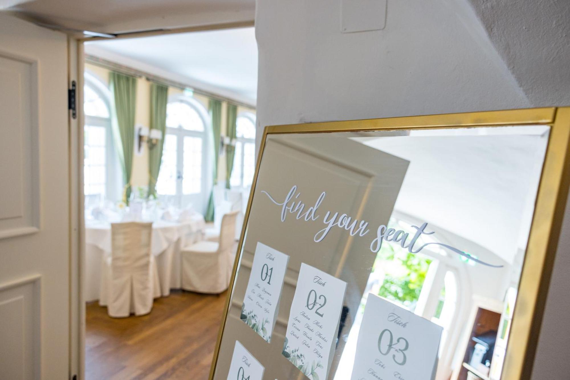 Der Schlosswirt Zu Anif - Biedermeierhotel Und Restaurant Kültér fotó