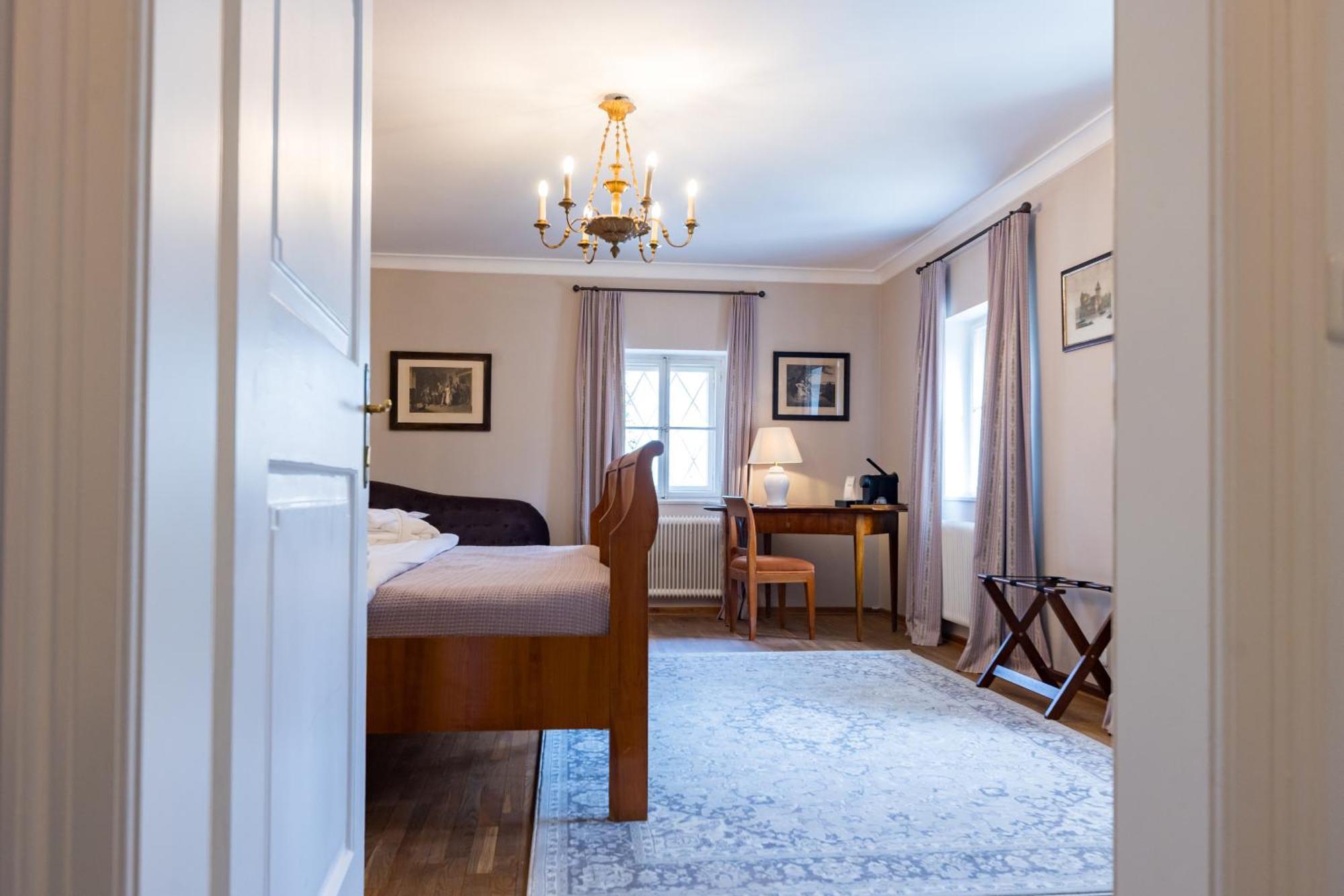 Der Schlosswirt Zu Anif - Biedermeierhotel Und Restaurant Kültér fotó