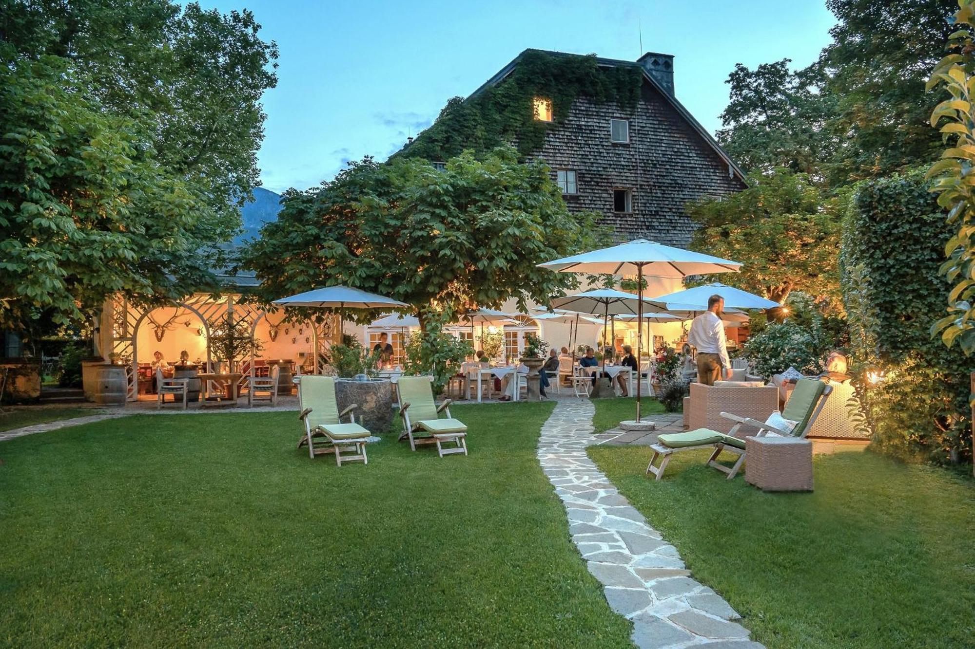 Der Schlosswirt Zu Anif - Biedermeierhotel Und Restaurant Kültér fotó