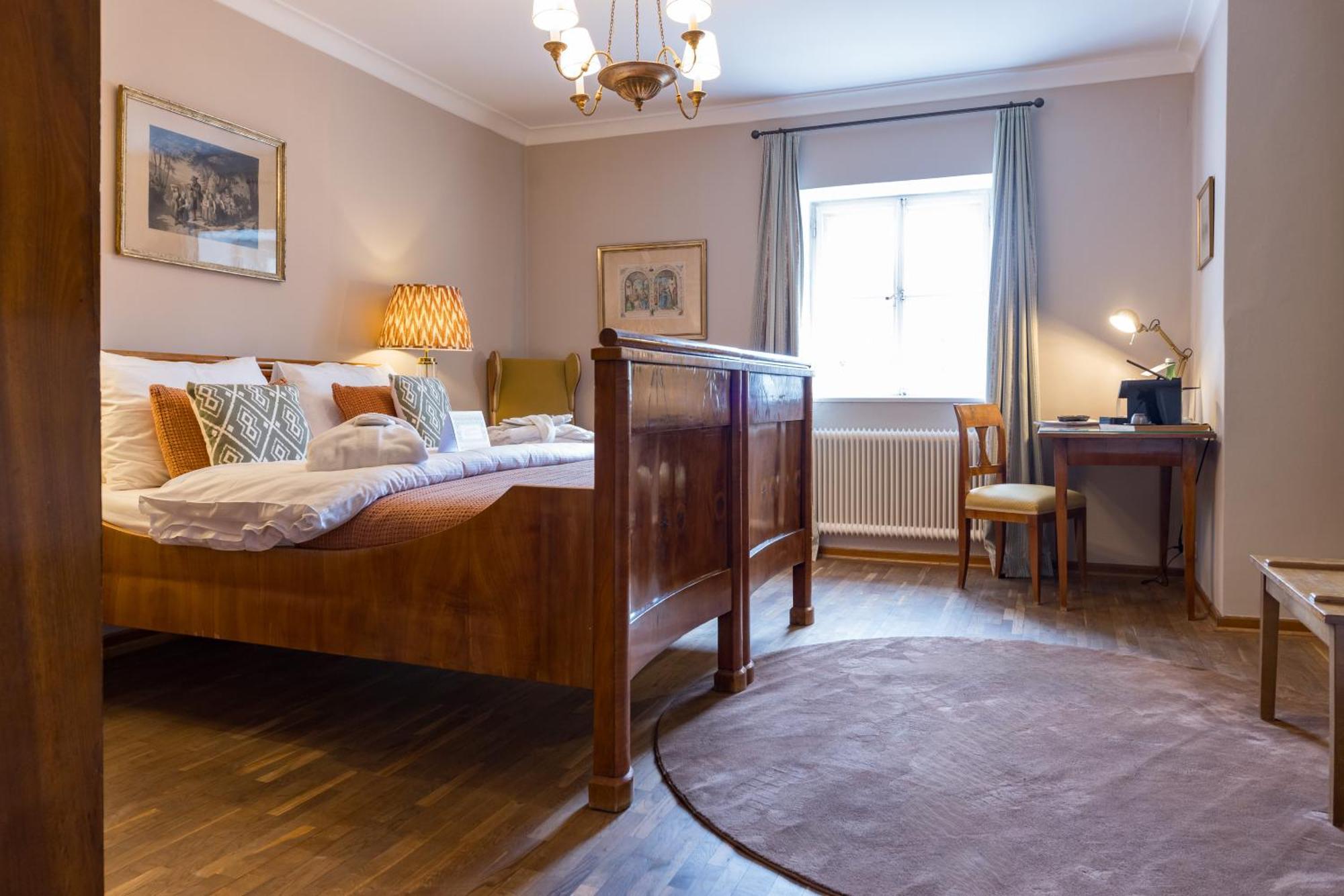 Der Schlosswirt Zu Anif - Biedermeierhotel Und Restaurant Kültér fotó