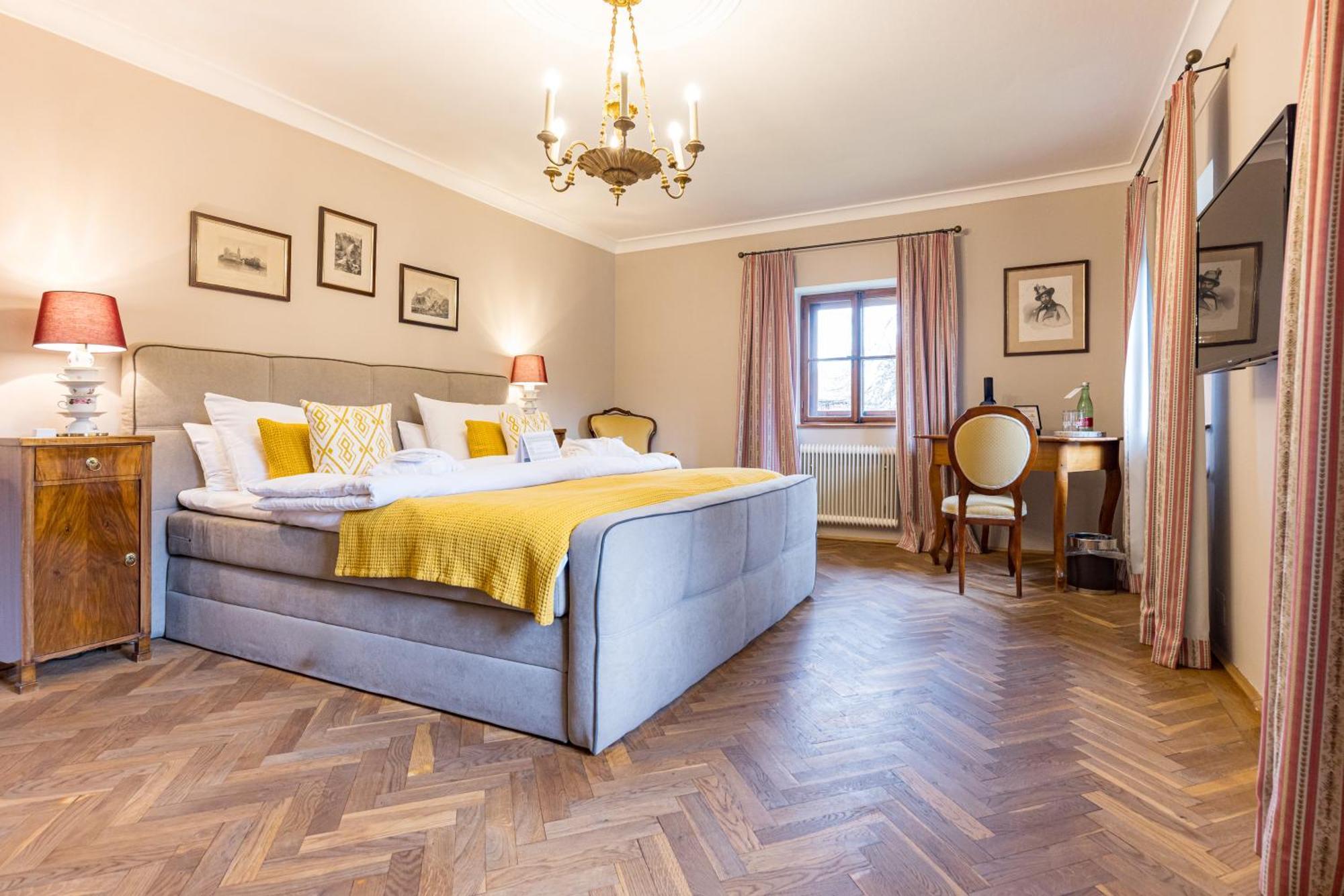Der Schlosswirt Zu Anif - Biedermeierhotel Und Restaurant Kültér fotó